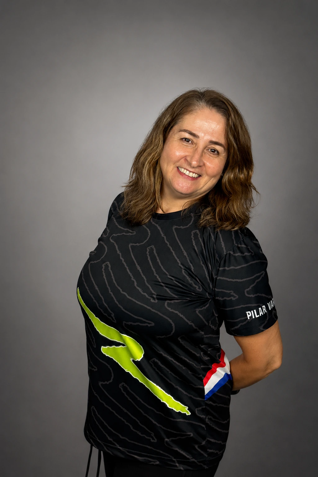 Retrato de la profesora Pilar Vargas, directora de DANZAR, en la sala de ensayo