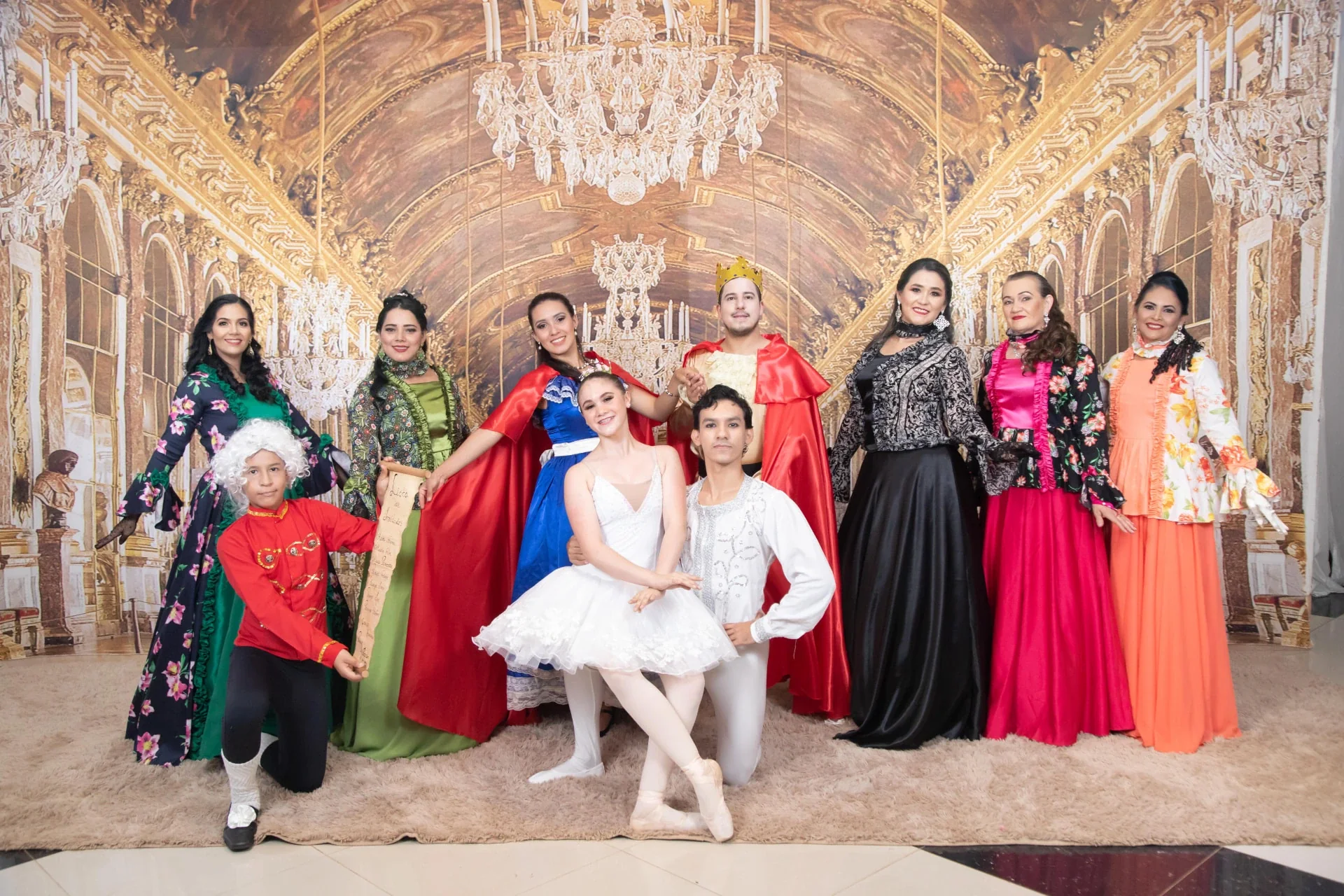 Función de gala: trajes de época y pareja de ballet clásico